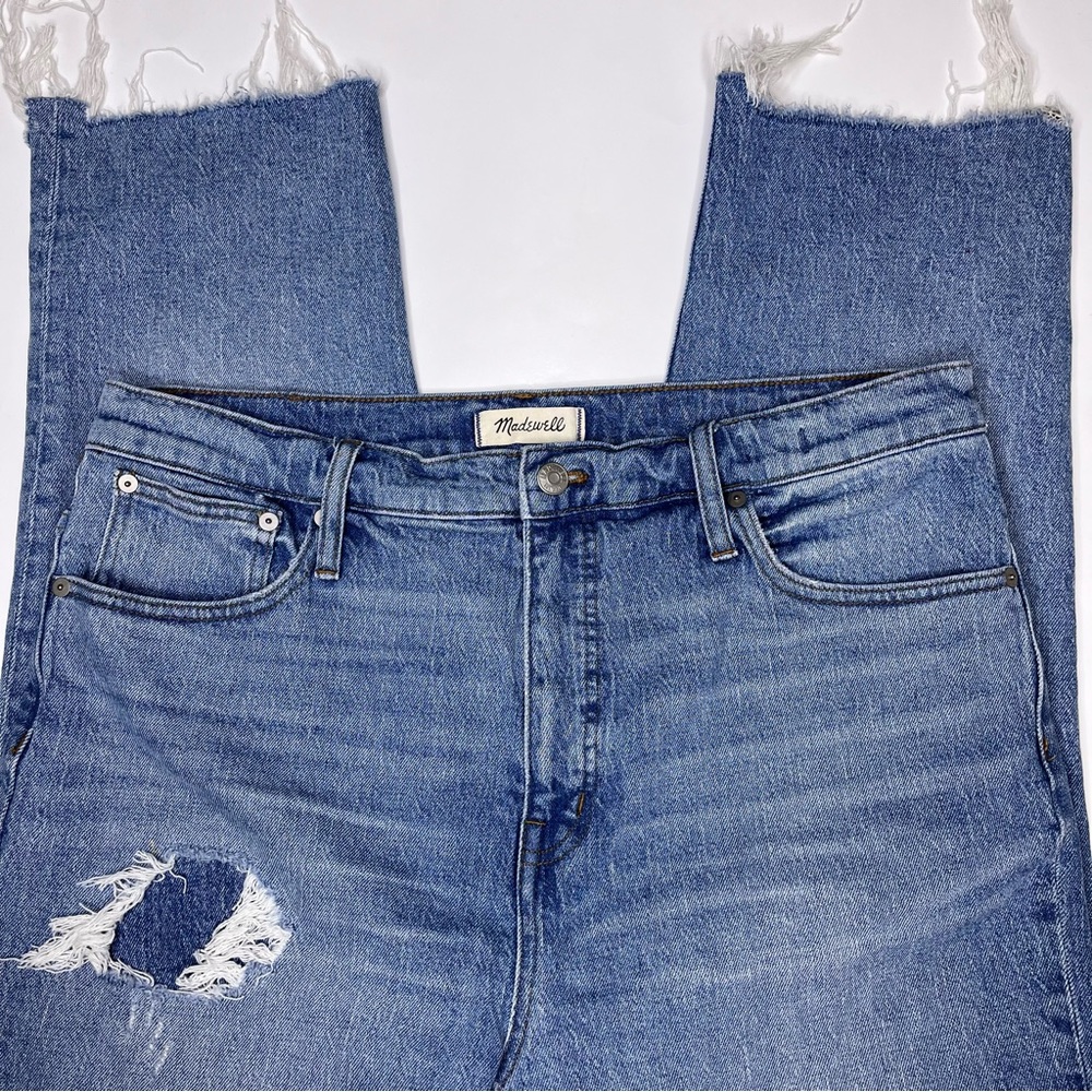 Madewell Classic Straight Jeans in Corrie Wash: Step-Hem Edition Size 32 - Picture 4 of 12